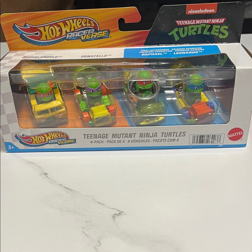 Hot Wheels Racer Verse Teenage Mutant Ninja Turtles Toy Car Set